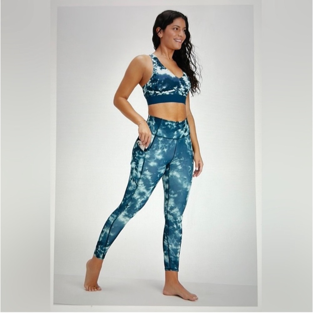 New….Green/ White tie-die colored Fabletics leggings